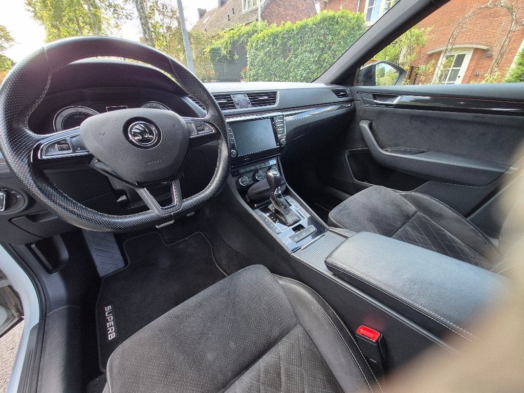 Skoda Superb 2.0TDI 147KW Combi DSG6 My15 2017 Wit, 4 cilinders, 2000 kg, Alcantara, Wit