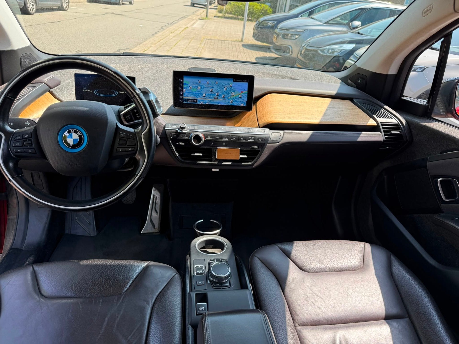 BMW I3 S Launch Edition 94Ah 33 kWh, Panodak, Leder, Navi, C, Achterwielaandrijving, 33 kWh, 4 stoelen, 43 €/maand