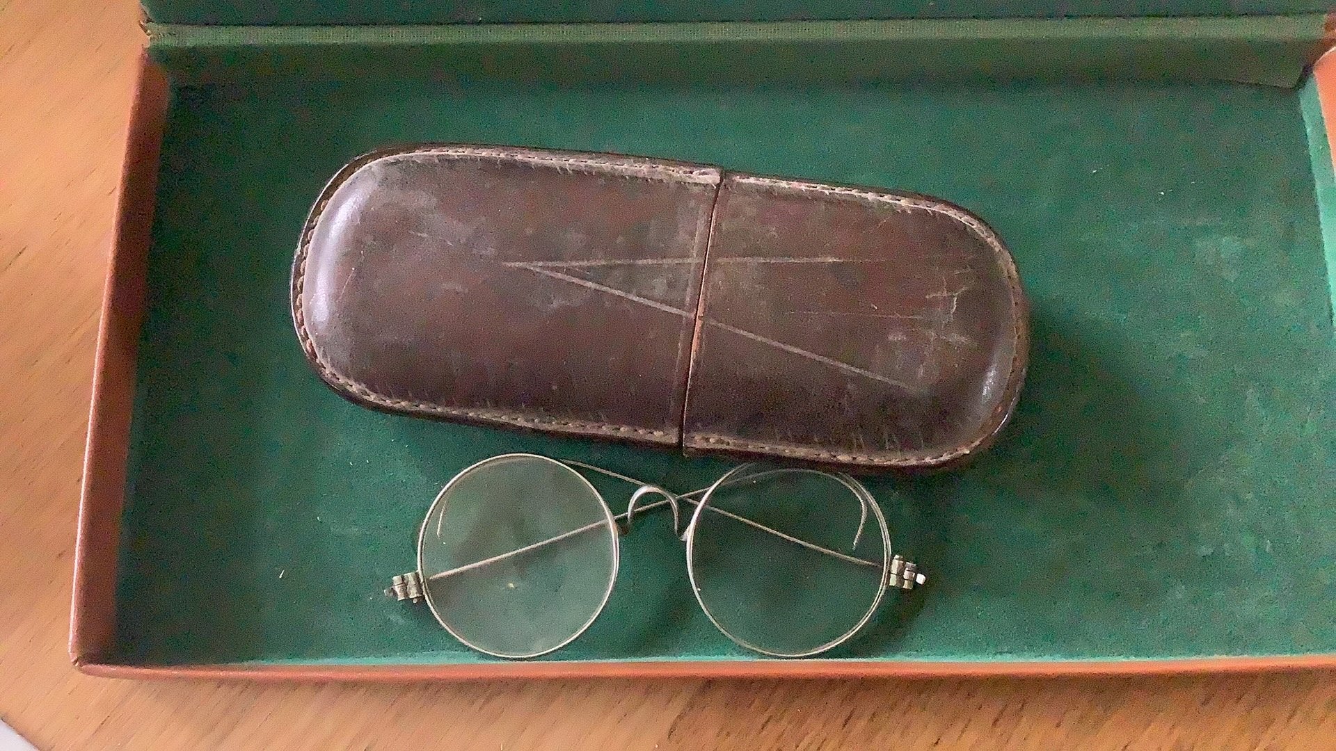 Heel oud brilletje met hoos €35, Antiek en Kunst, Verzenden