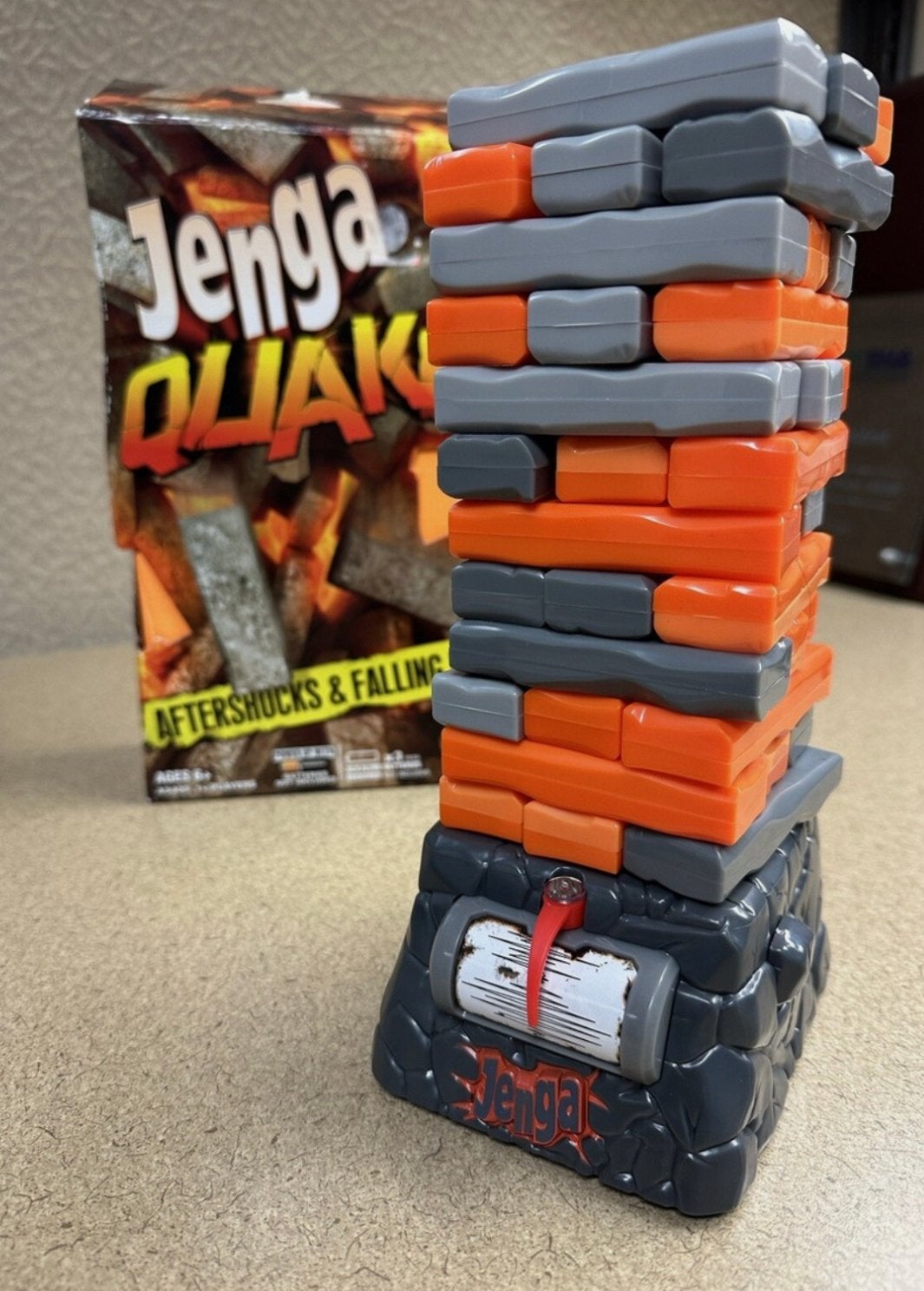 Spel; Jenga Quake!, Vijf spelers of meer, Ophalen of Verzenden, Zo goed als nieuw
