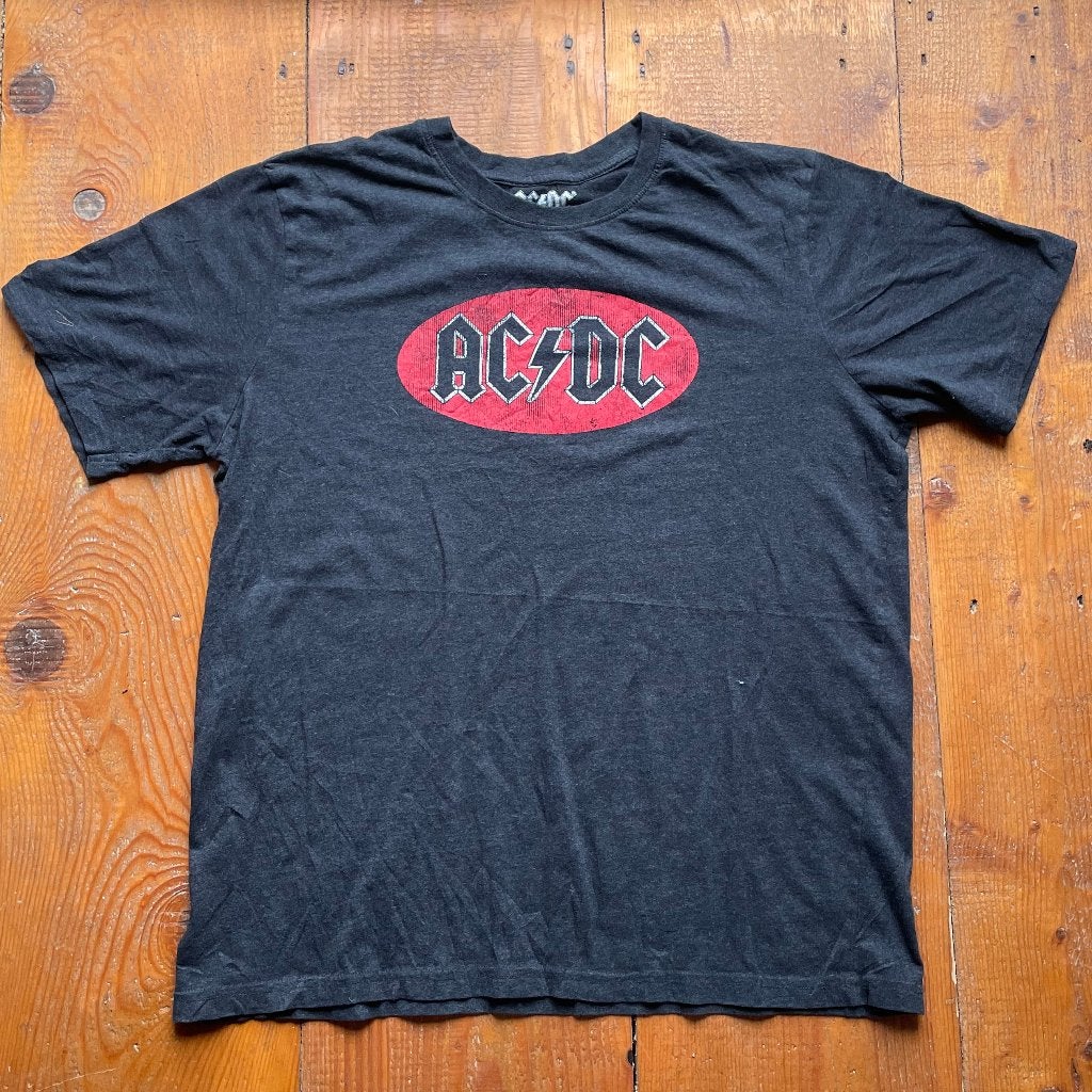 AC/DC Logo T‑Shirt • Antraciet Zwart • Maat XL • A‑089, Vintage, Verzenden, Vintage, Maat 56/58 (XL)