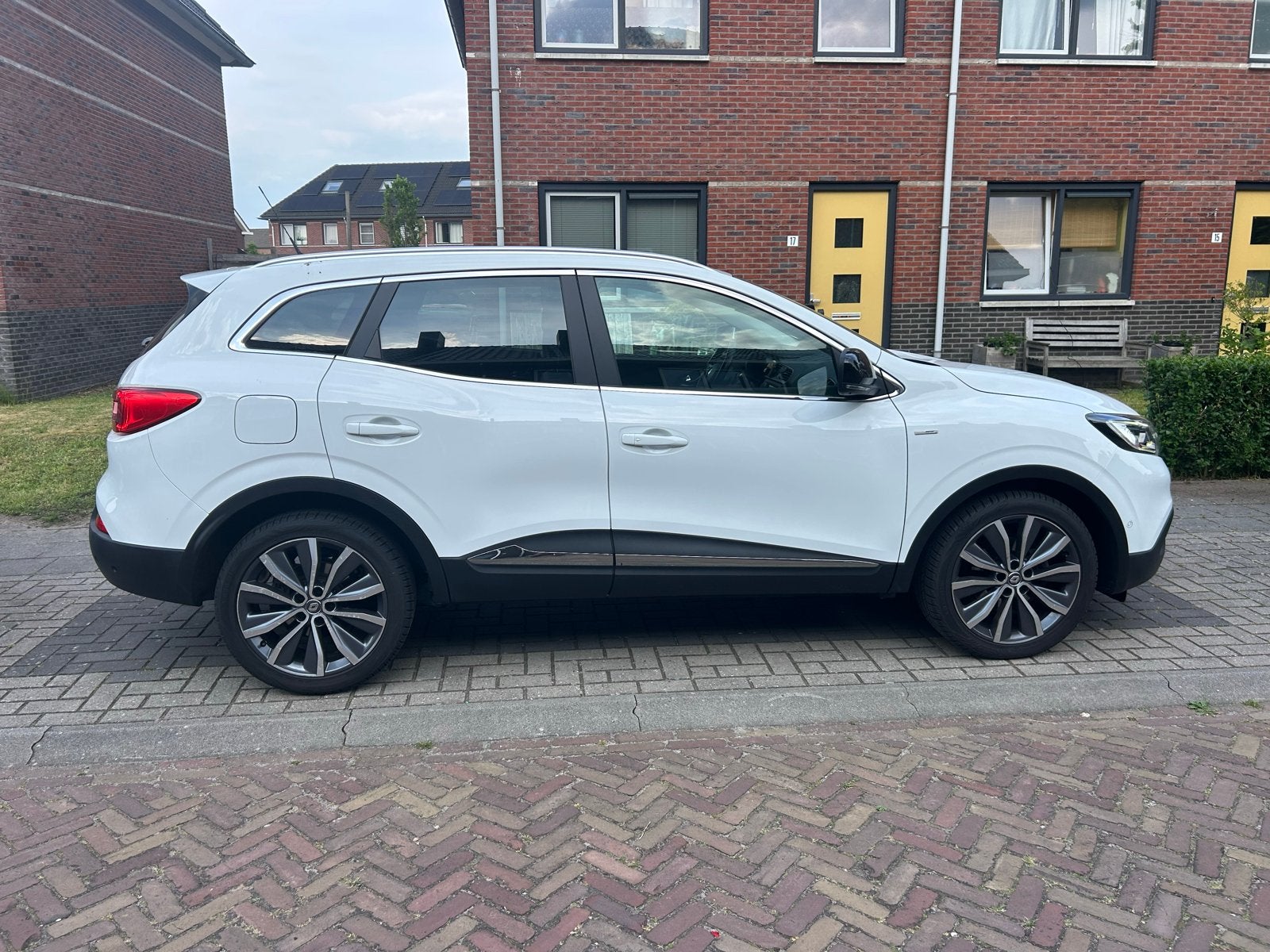 Renault Kadjar 1.2 TCE AUT 2016 Wit   Km stand 95200 NAP, Auto's, Kadjar, 4 cilinders, Wit, Origineel Nederlands
