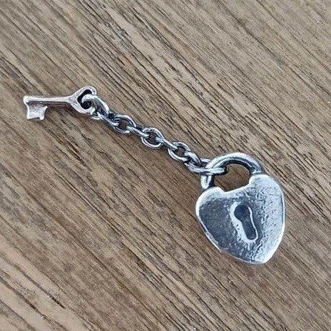 Pandora bedel hart met gouden sleutel, Gebruikt, Pandora, Ophalen of Verzenden, 1 bedel