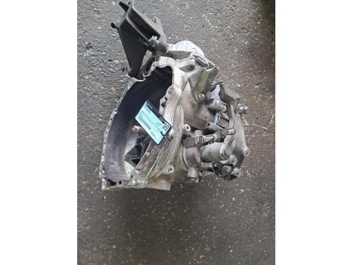 Versnellingsbak van een Opel Insignia, Gebruikt, -, -, Opel