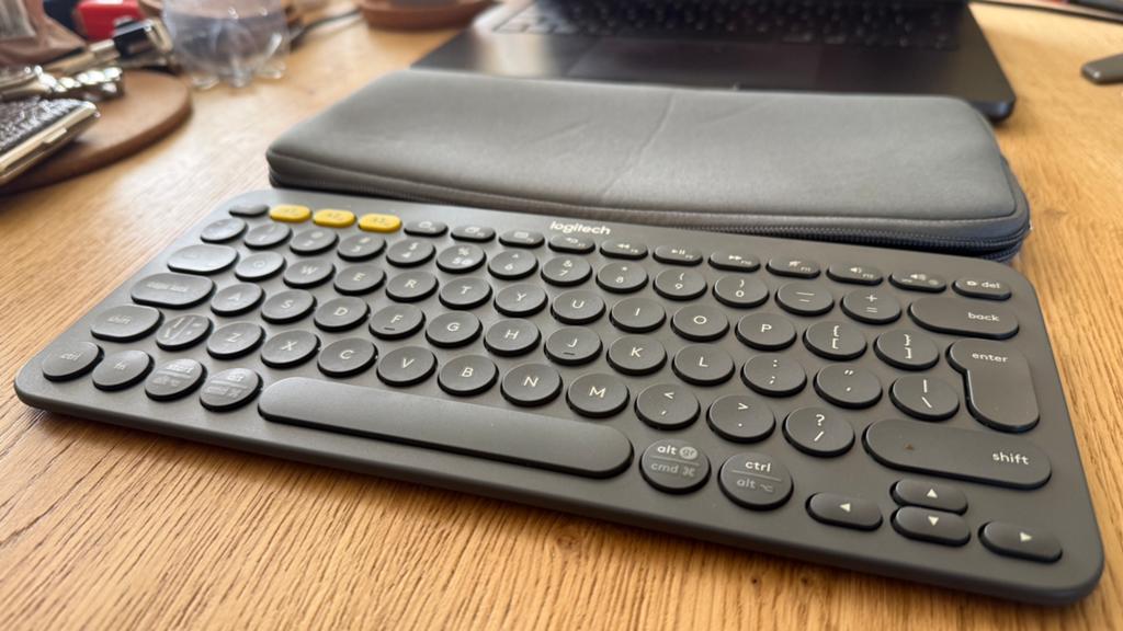 Logitech K380, Computers en Software, Toetsenborden, Ophalen, Zo goed als nieuw