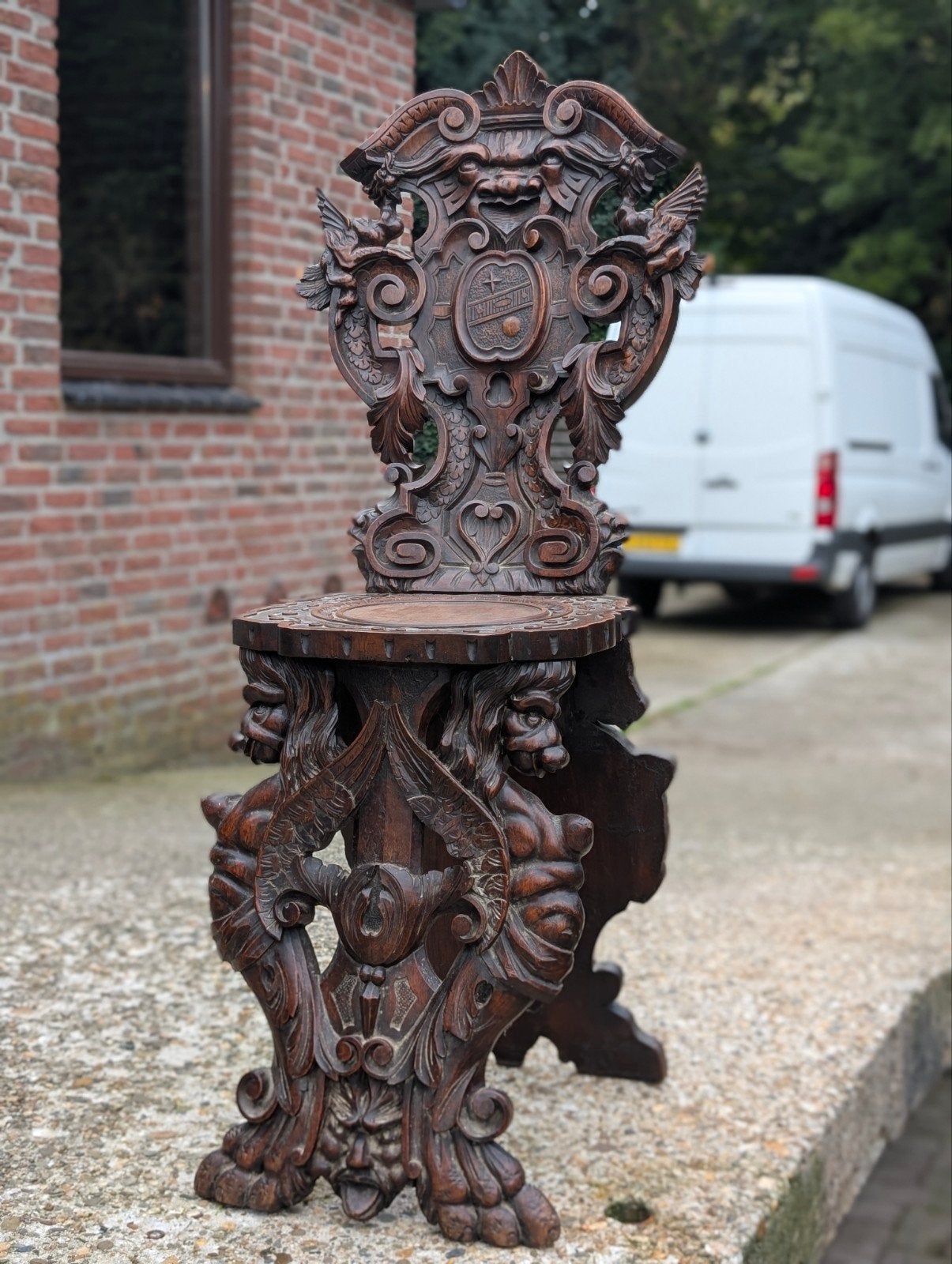 2 antieke stoelen. €750, Ophalen