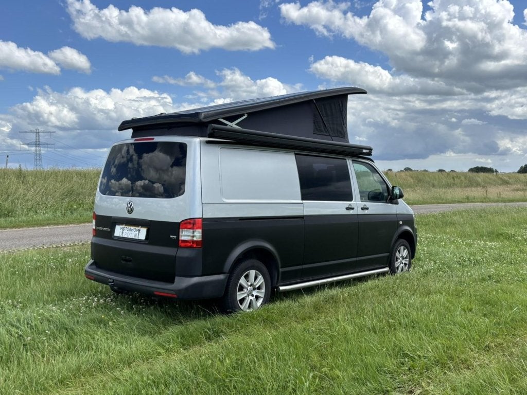 Foto 7 van Volkswagen T5 | 2015 | Euro 4 | 4 slaapplaatsen | Org.NL