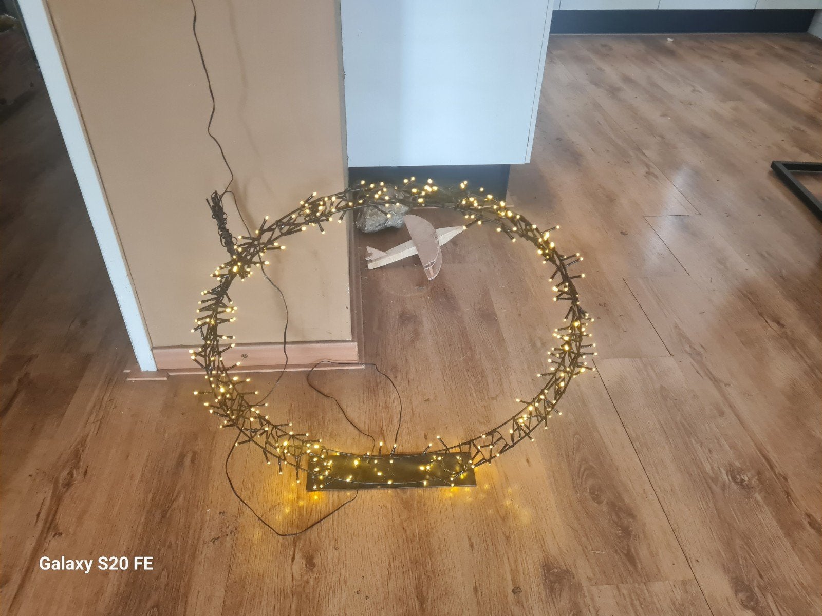 kerstkrans op standaard met 300 led en kerstspullen, Ophalen of Verzenden, Gebruikt