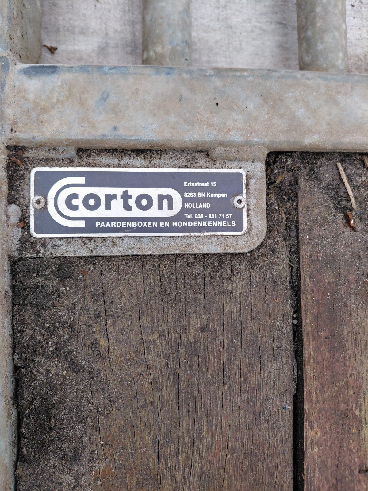 Corton  Stalwanden, Ophalen