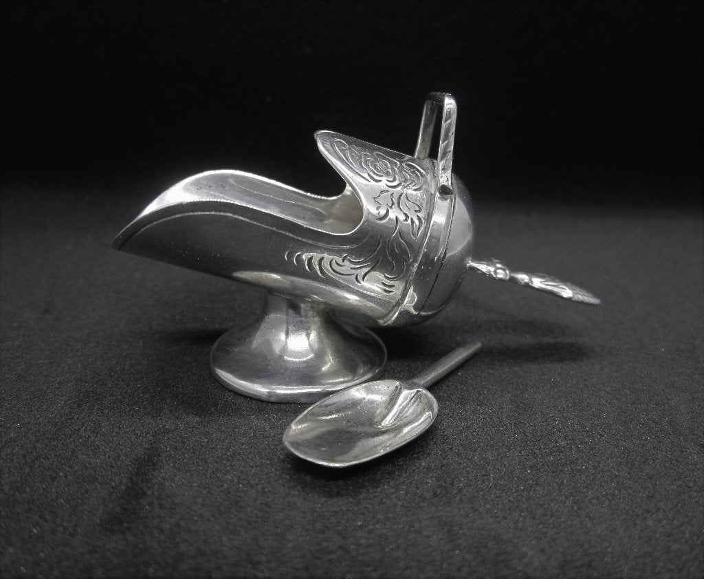 ZILVEREN MINIATUUR KOLENKIT MET BLOEMENAFBEELDING EN SCHEP, Ophalen, Zilver