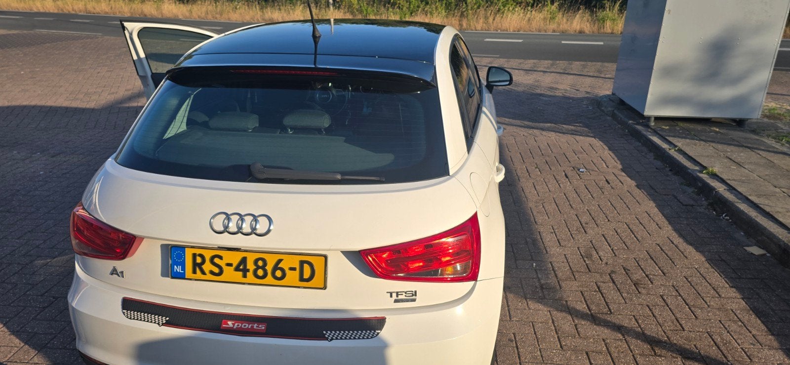 Audi A1 1.0 Tfsi 70KW Sportback 2015 Wit €10000, Auto's, Voorwielaandrijving, 95 pk, Wit, 24 km/l