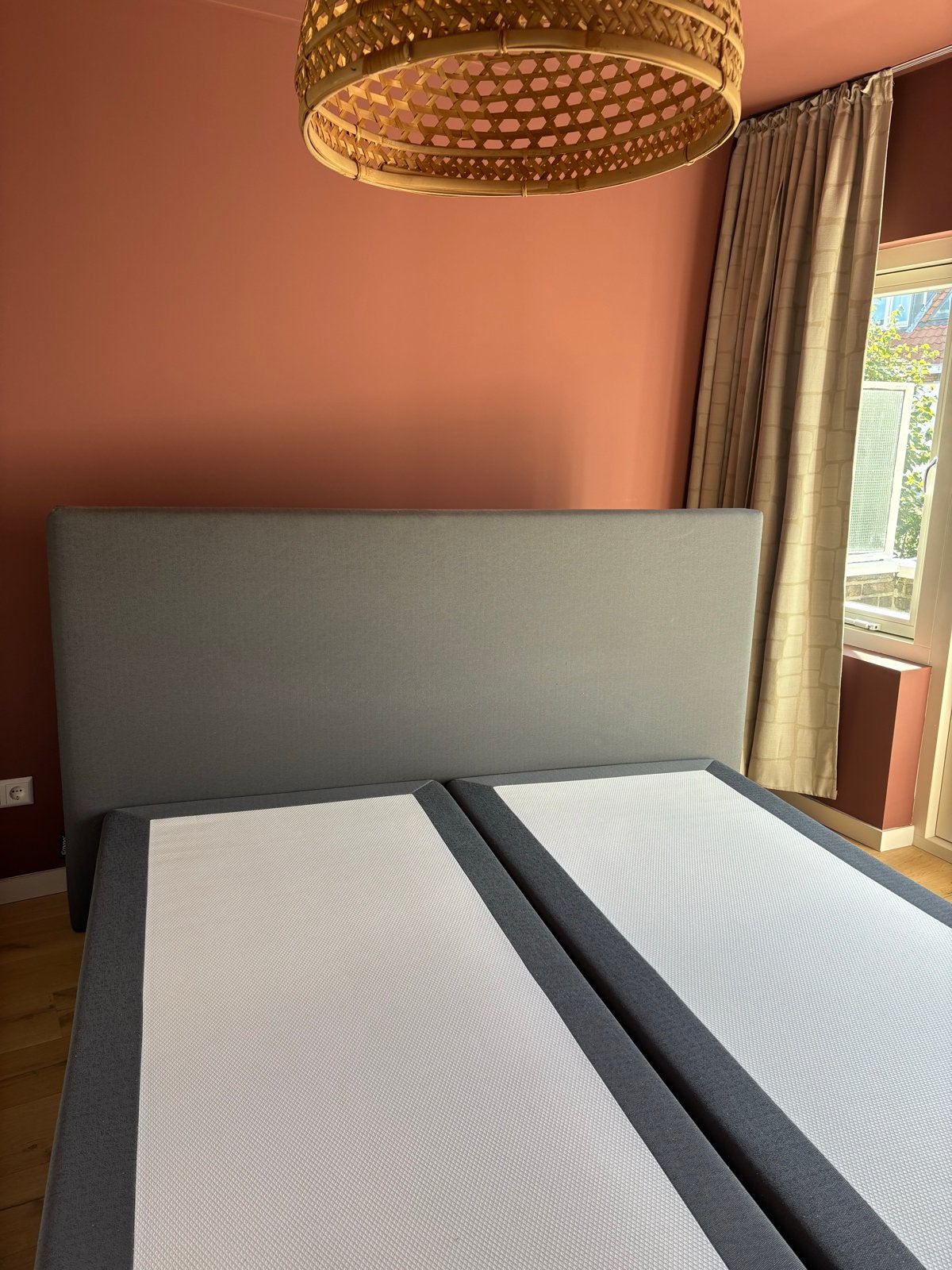 Gratis! Blauw/Grijs hoofdbord Emma bed 200x110 cm (afhalen), Ophalen, Zo goed als nieuw, Overige maten, Stof