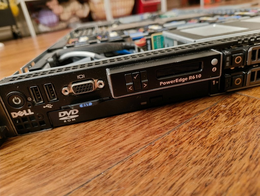 Dell PowerEdge R610 server 2.2TB drives 96GB RAM 2 E5620 CPU, Ophalen, Gebruikt, 2 tot 3 Ghz, Hot swappable onderdelen