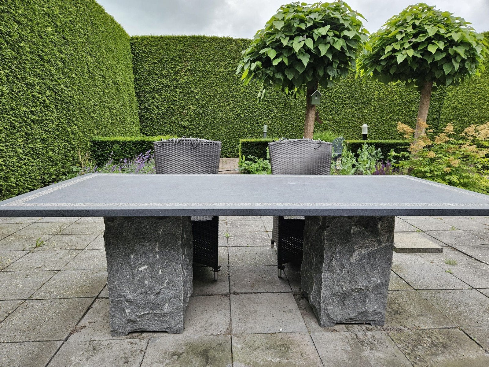 Mooie natuurstenen buiten tafel , Chinees hardsteen, Tuin en Terras, Ophalen of Verzenden, Rechthoekig, Overige materialen