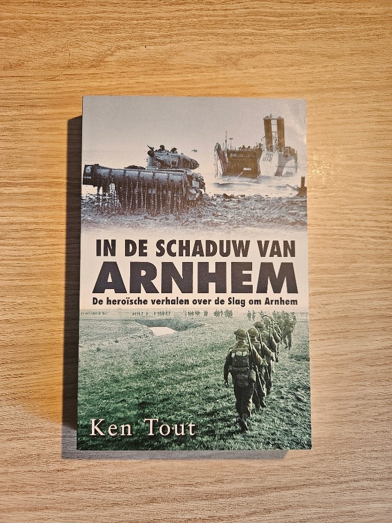 Slag om Arnhem boek In de schaduw van Arnhem, Ophalen of Verzenden, Overige soorten, Engeland, Boek of Tijdschrift