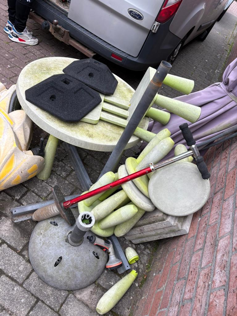 Kinder tafel en stoelen, Ophalen, Gebruikt, Overige typen