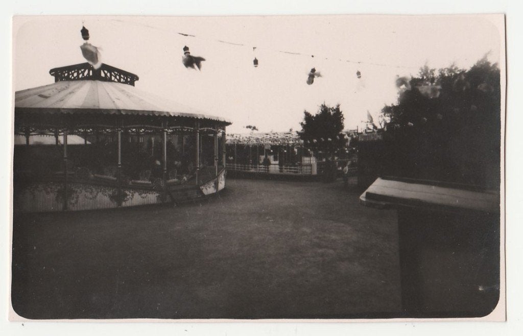 Kermis.  Fotokaart.  Draaimolens.  Locatie onbekend., Verzenden, 1920 tot 1940, Ongelopen, Overige thema's