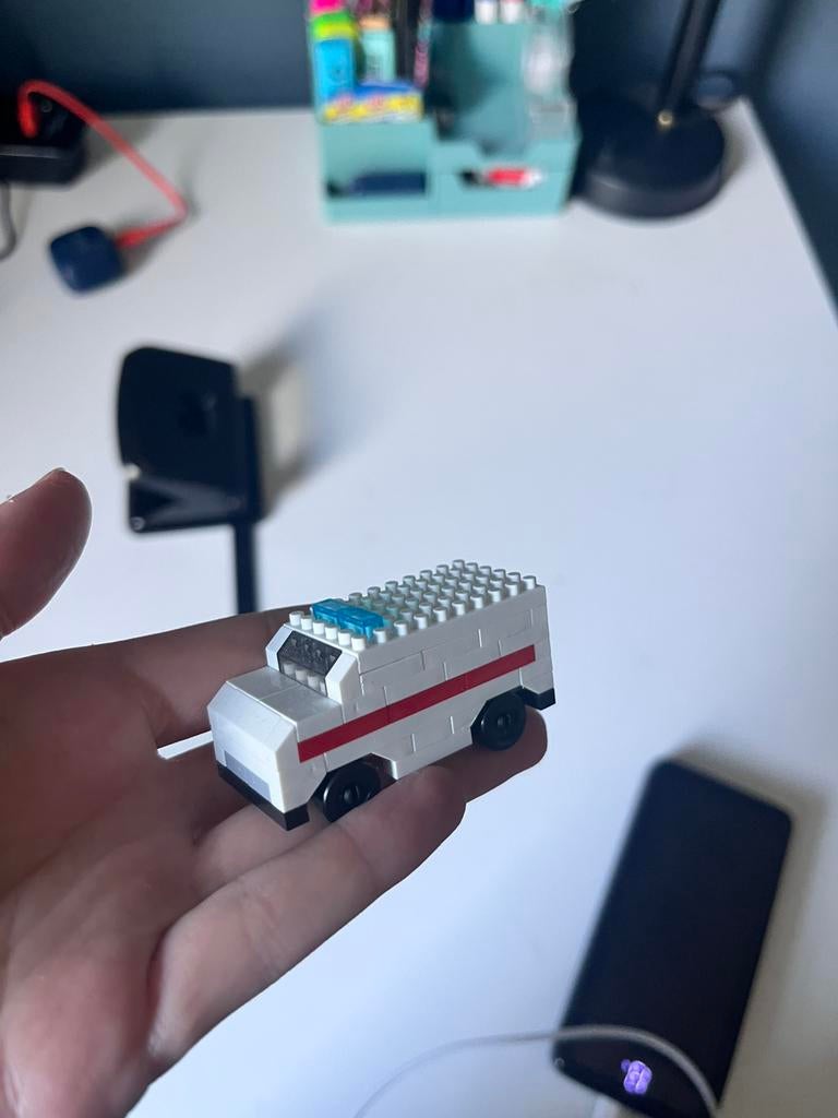 Ambulance van blouwblokjes, Ophalen of Verzenden, Zo goed als nieuw