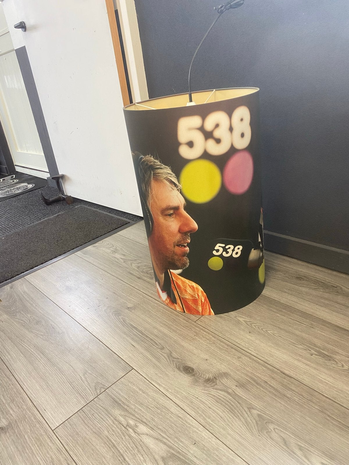 Radio 538 Ruud de Wild lamp - KNVB gebouw item, Overige merken, Gebruikt, Kunststof, Meerkleurig