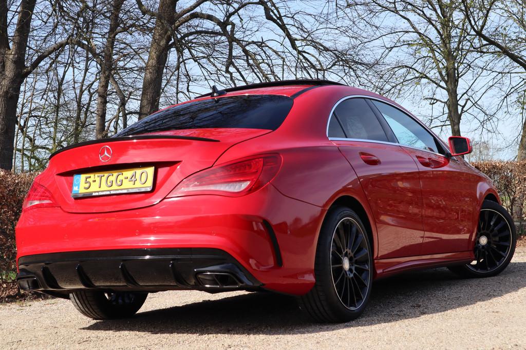 Mercedes-Benz CLA-Klasse 180 AMG | CLA 45 Look | Panoramadak, Voorwielaandrijving, CLA, Gebruikt, 4 cilinders