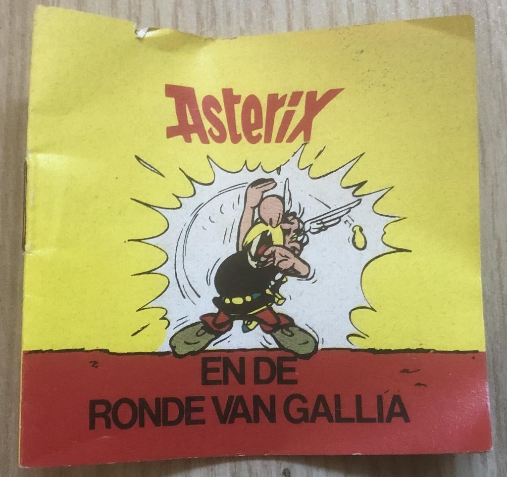 ASTERIX -EN DE RONDE VAN GALLIA - MINIBOEKJE - 6,5 CM X 7 CM, Eén stripboek, Ophalen of Verzenden, Zo goed als nieuw, Goscinny & Uderzo