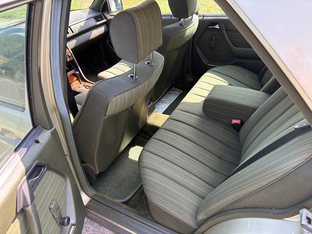 Mercedes-Benz W124 uit 1985 – Belastingvrij, foto 5