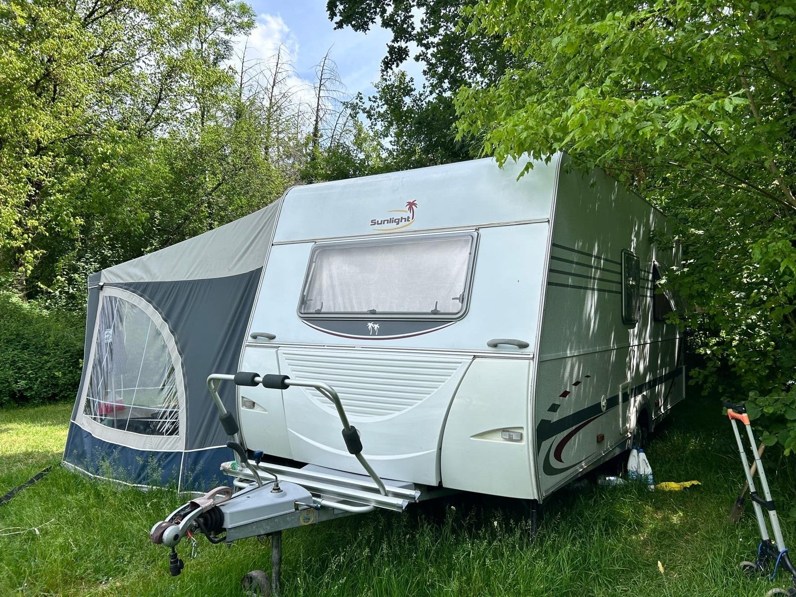Sunlight Detleffs Caravan - bj 2009 Comfortabel en Compleet, Caravans en Kamperen, Caravans, Vast bed, Sunlight, Treinzit, Tot en met 3