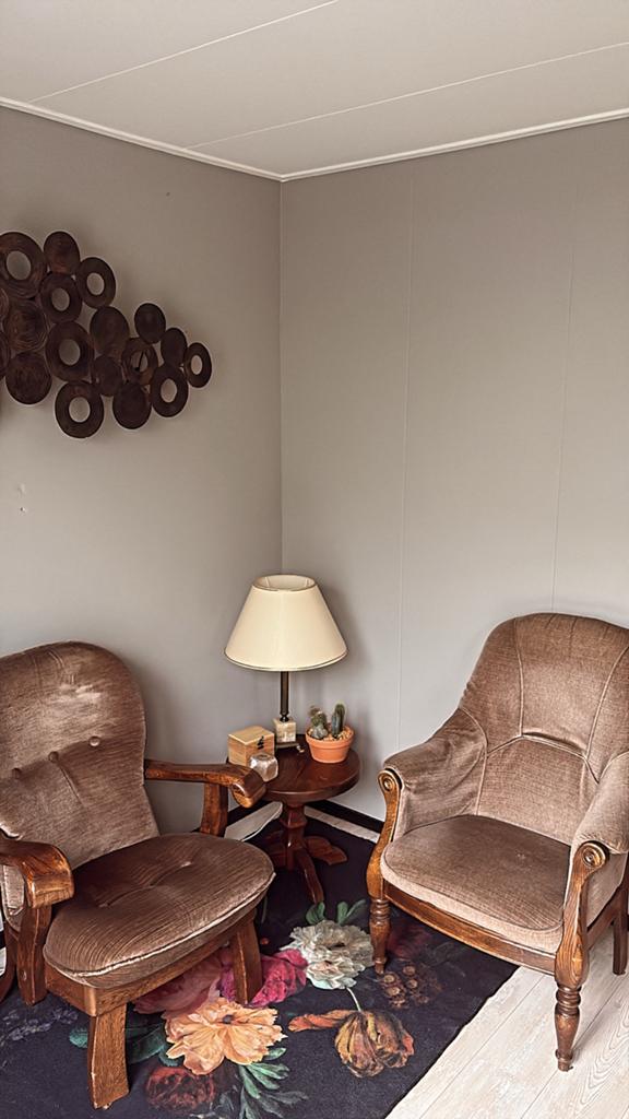 Gratis 2 stoelen, Ophalen of Verzenden, Minder dan 75 cm, 50 tot 75 cm