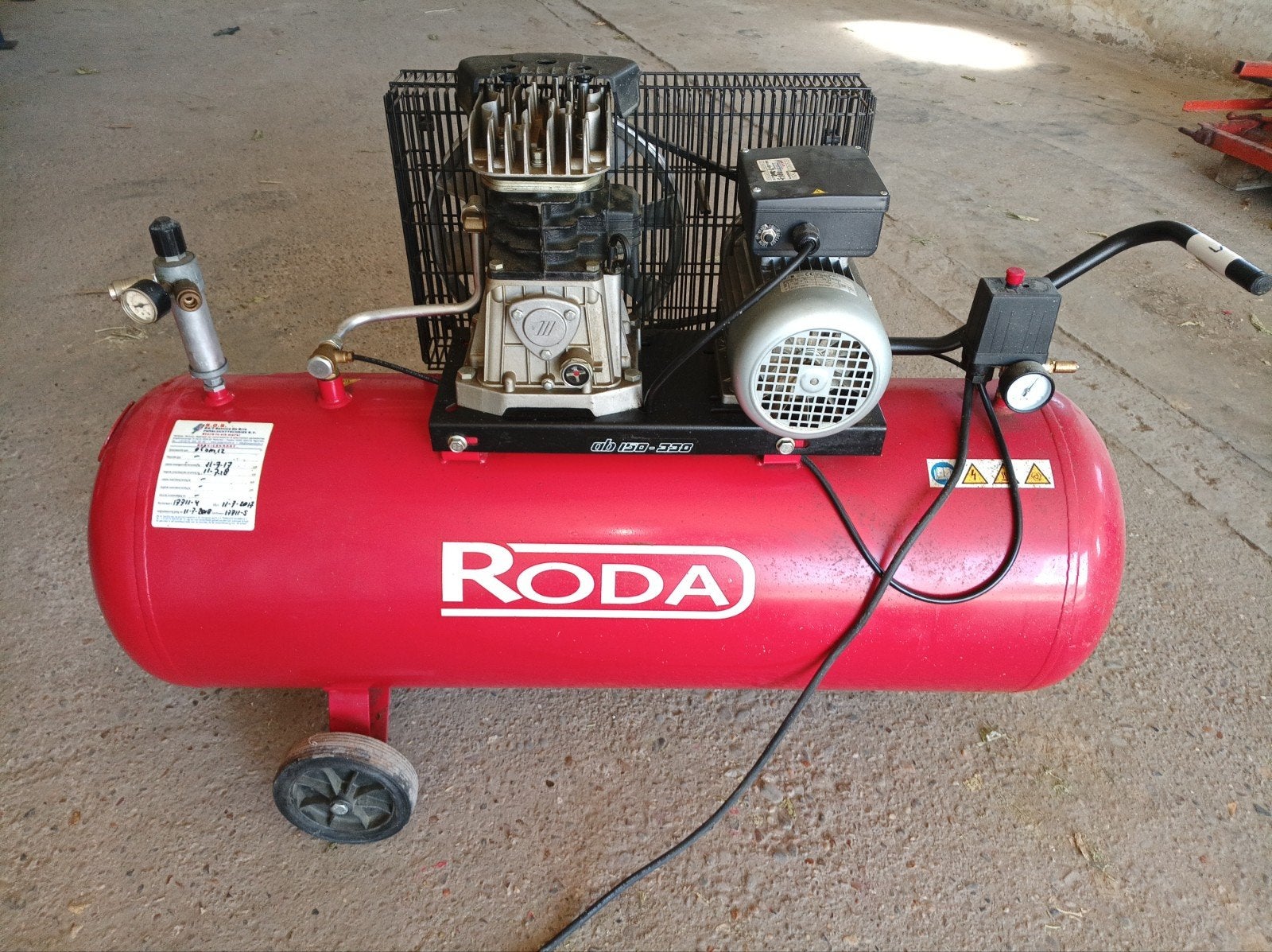 Roda Compressor 230 volt 150 liter - 10 bar - 330 l/min, Ophalen, Gebruikt