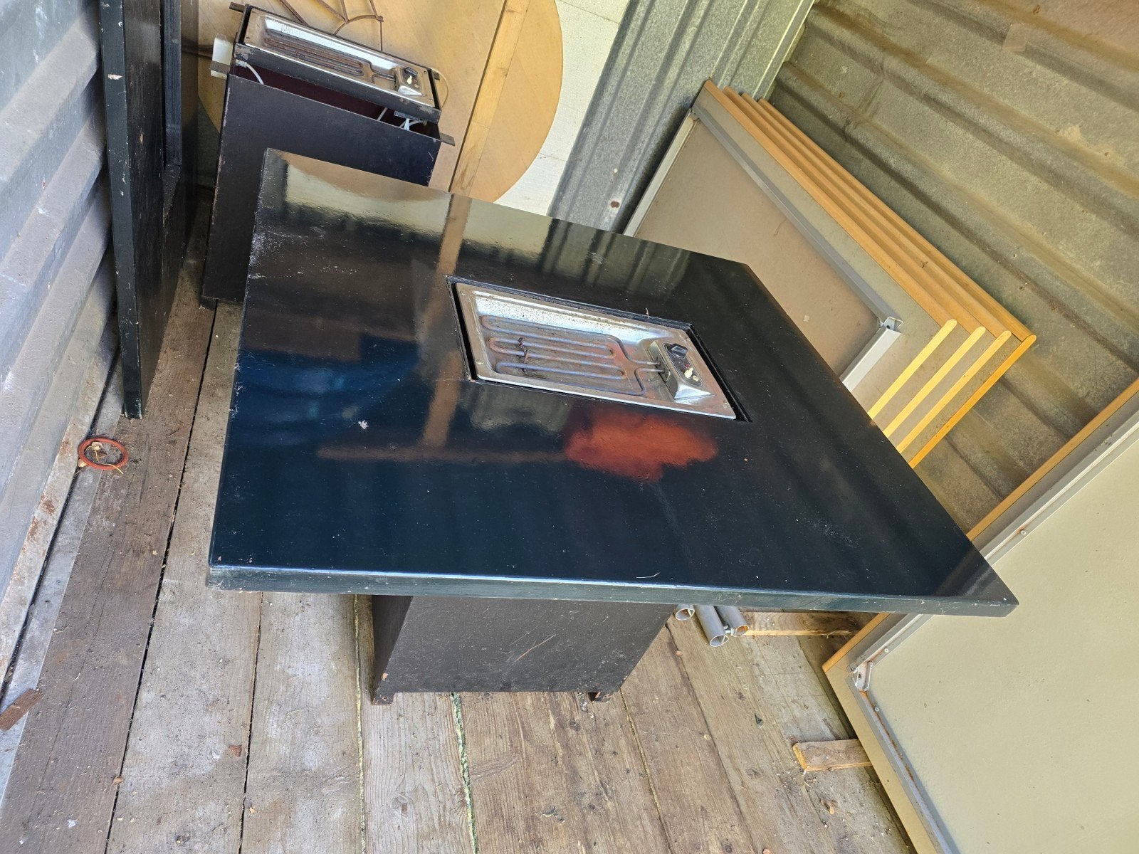 2x BBQ tafel met ingebouwde grill, Tuin en Terras, Elektrische barbecues, Ophalen, Gebruikt
