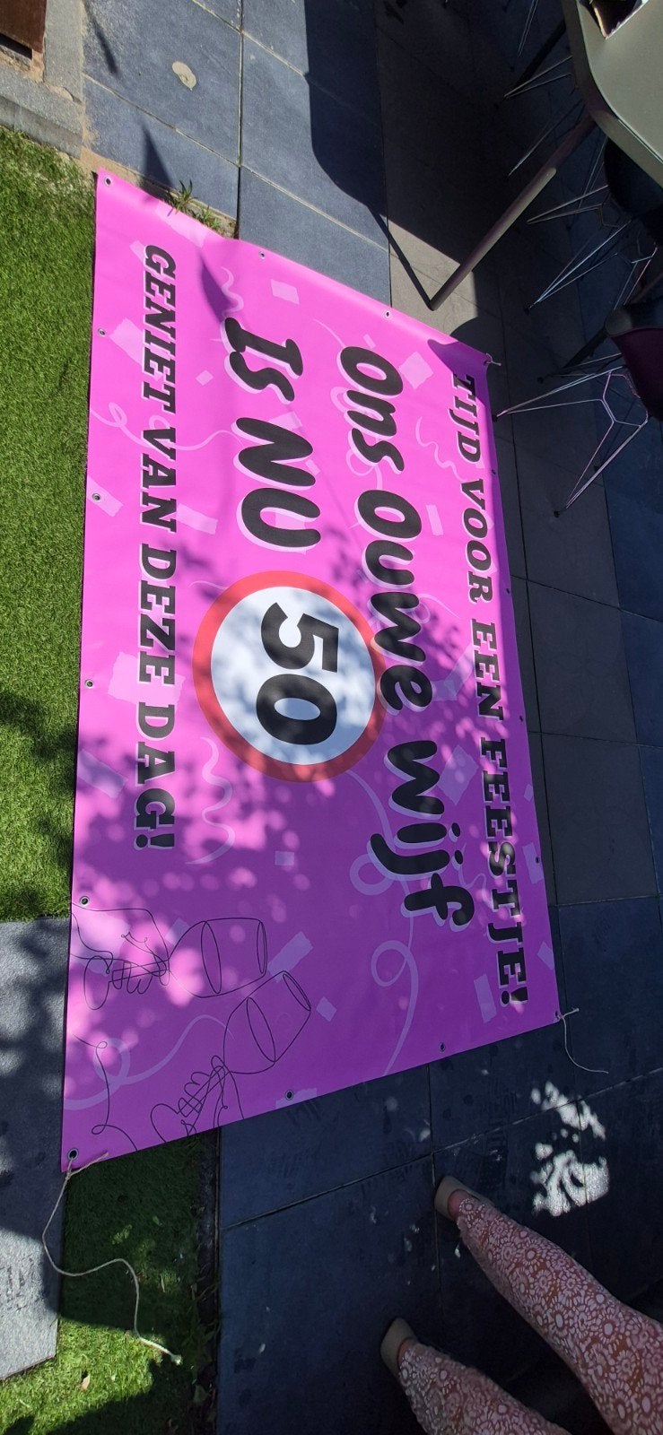 Spandoek 50 jaar 'Ons Ouwe Wijf' - Roze Feestdecoratie, Ophalen of Verzenden