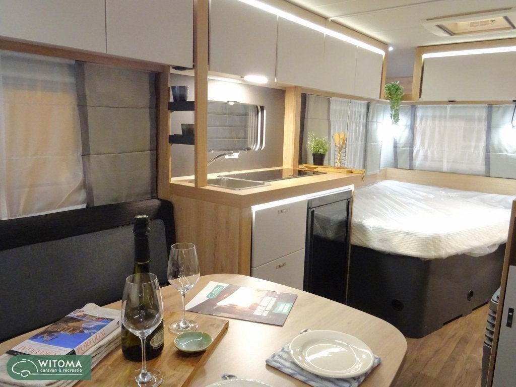 Knaus Sport 450 FU, Schokbreker, Rondzit, Bedrijf, Overige typen