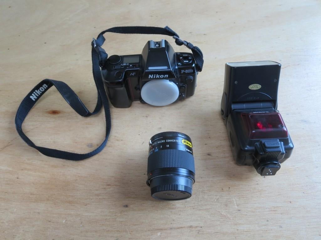 Nikon F 801S camera + NIkon Speedlight SB-24 + Auto Macro co, Audio, Tv en Foto, Fotocamera's Analoog, Ophalen of Verzenden, Zo goed als nieuw