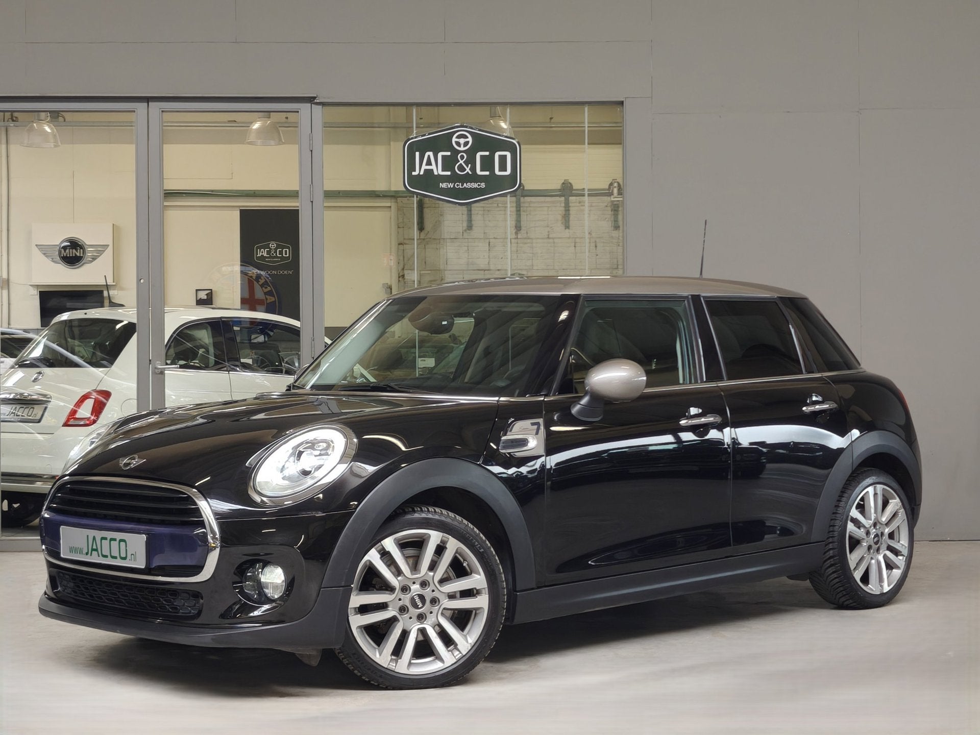 Mini 5-Deurs 1.5 Cooper SEVEN Apple Carplay, Auto's, Zwart, Zwart, Origineel Nederlands, Bedrijf