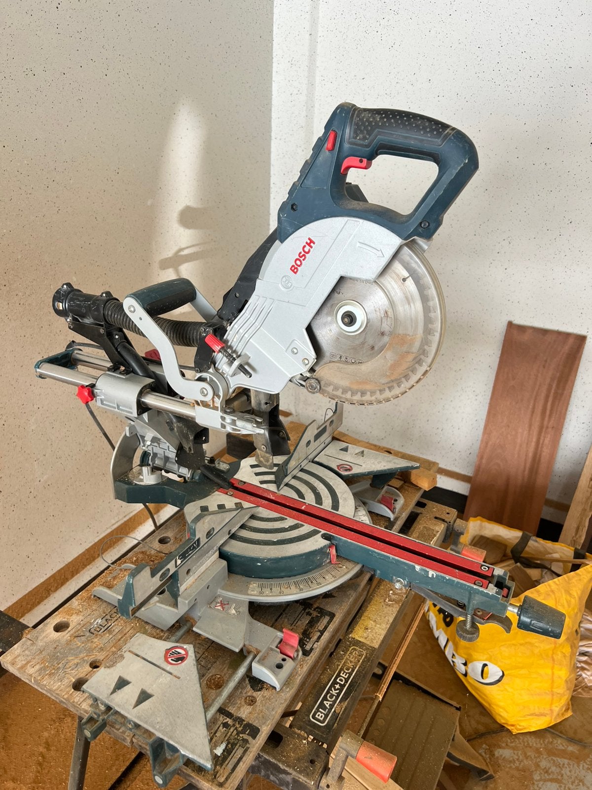 Bosch GCM 8 SJL, afkort- verstekzaag, Doe-het-zelf en Verbouw, Gereedschap | Zaagmachines, Ophalen, Gebruikt, 70 mm of meer, Afkortzaag