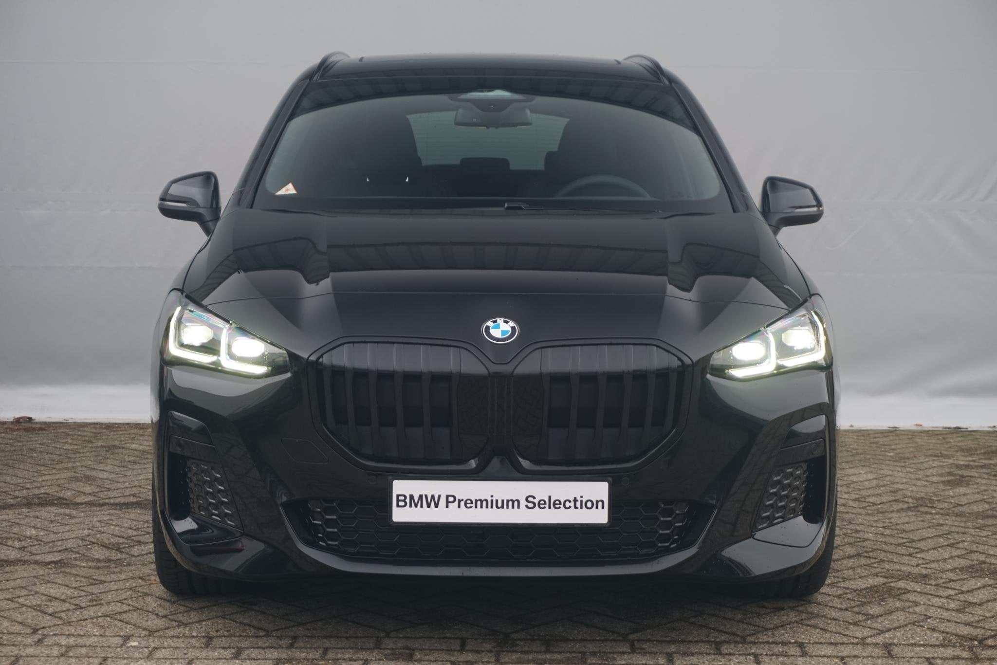 BMW 2 Serie Active Tourer 218i M Sport | Trekhaak / Panorama, Auto's, 1445 kg, Zwart, Origineel Nederlands, Bedrijf