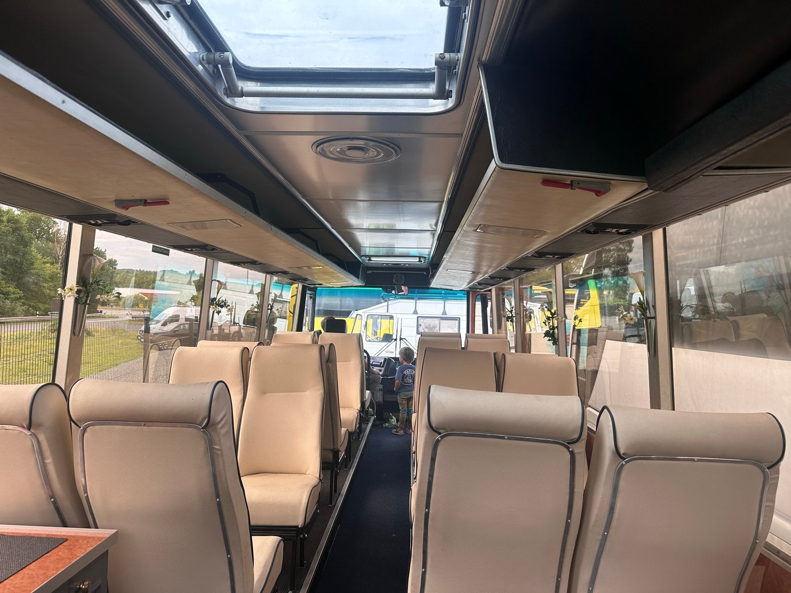 17 witte lederen busstoelen, zeer netjes onderhouden, Ophalen, Gebruikt, Universele onderdelen