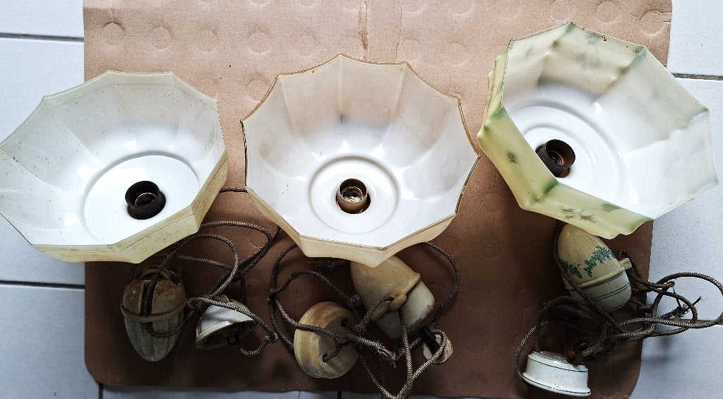 Art Deco hanglamp -Opaline  kappen met porseleinen armaturen, Antiek en Kunst, Ophalen