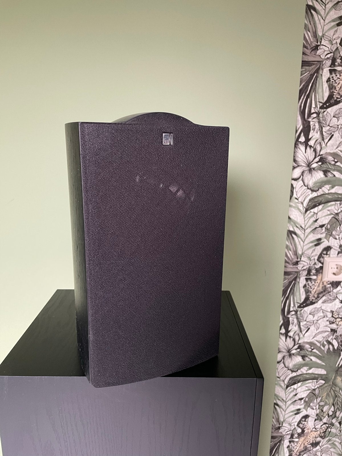 KEF Q1Boekenplank Luidsprekers - Zwart (Paar), Ophalen of Verzenden, Zo goed als nieuw, 60 tot 120 watt, Boekenplank luidspreker