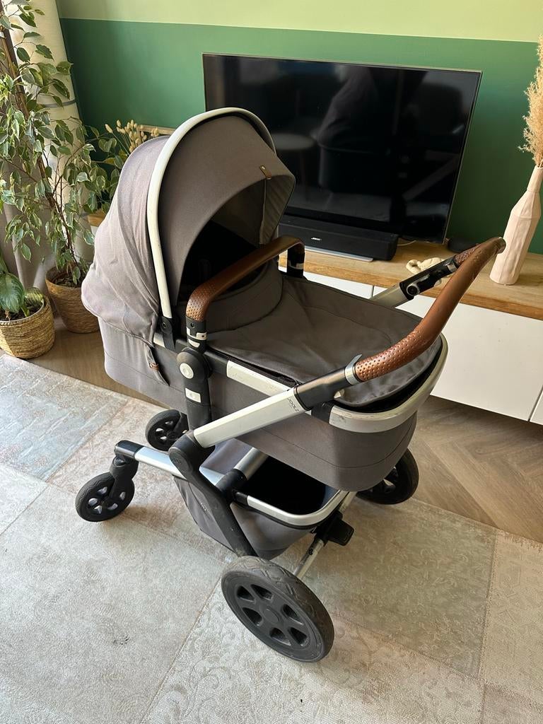 Joolz Day 3 kinderwagen - Grijs met diverse accessoires, Gebruikt, Combiwagen, Met reiswieg, Ophalen