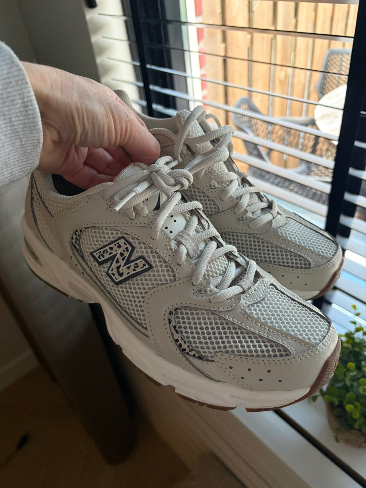 New Balance 530, Kleding | Dames, Schoenen, Beige, Ophalen of Verzenden, Sneakers of Gympen, Zo goed als nieuw