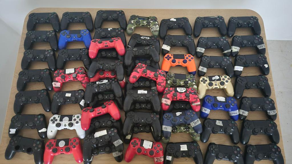 60x Defecte PS4 Controllers + Gratis onderdelen, Spelcomputers en Games, Spelcomputers | Sony PlayStation Consoles | Accessoires