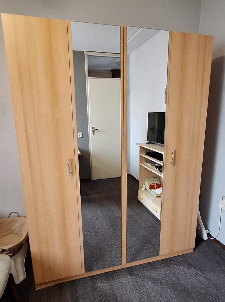 4-deurs Kledingkast met Spiegels, Huis en Inrichting, Ophalen, Met deur(en), Gebruikt, 200 cm of meer