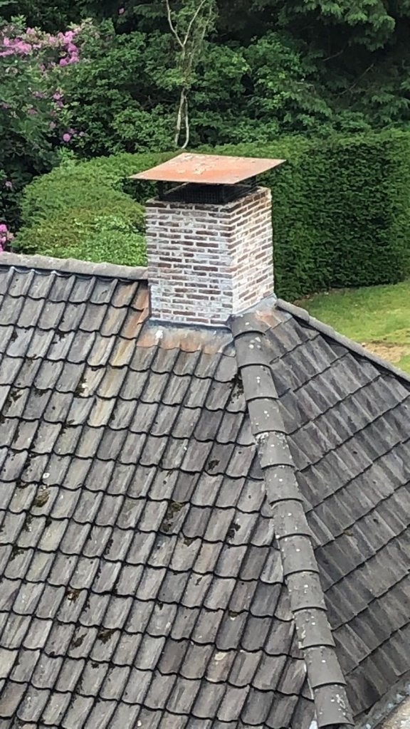10.000 stuks gesmoorde dakpan Oud Hollands handvorm.