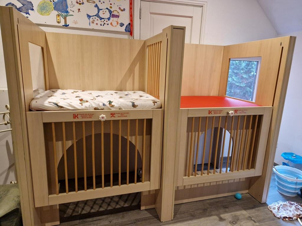 Ledikant / box op hoogte duo , tweeling ,gastouderburo, Kinderen en Baby's, Babywiegjes en Ledikanten, Ophalen of Verzenden, Overige typen