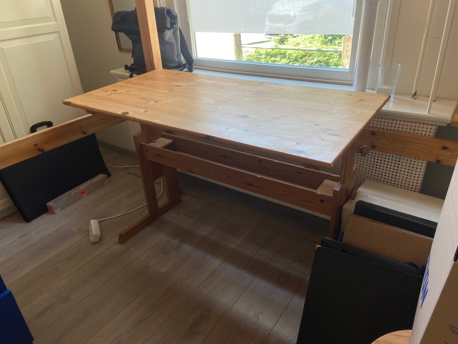 Klein houten bureau 120x55cm, Huis en Inrichting, Bureaus, Ophalen, Zo goed als nieuw