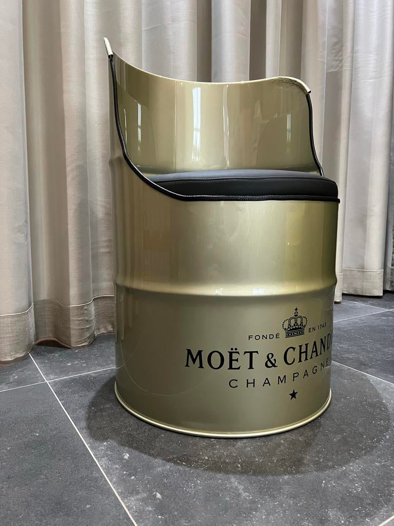 Moët & Chandon Barrel Seat, Ophalen