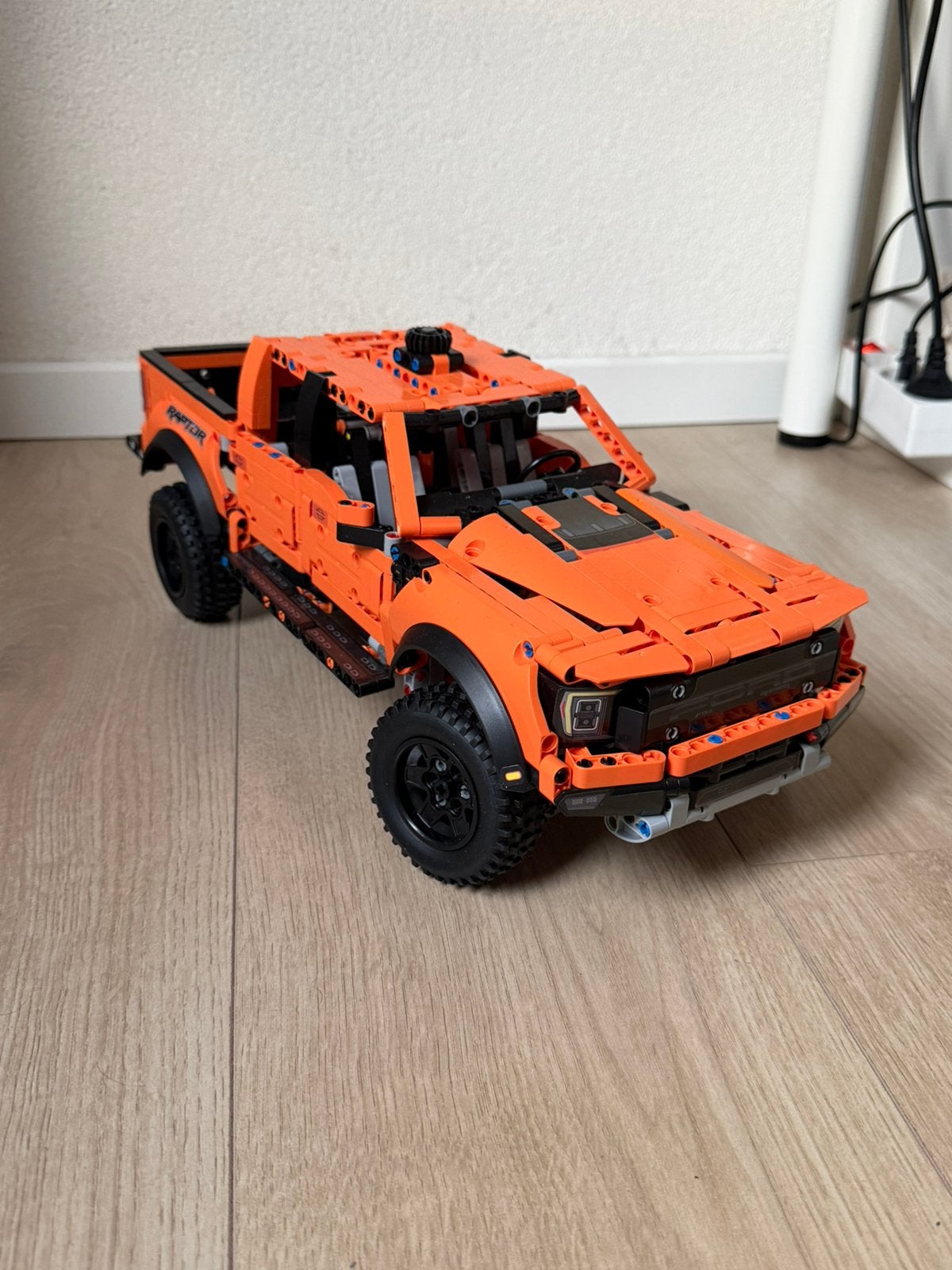 Lego ford raptor, Ophalen of Verzenden, Zo goed als nieuw, Overige schalen, Auto onroad