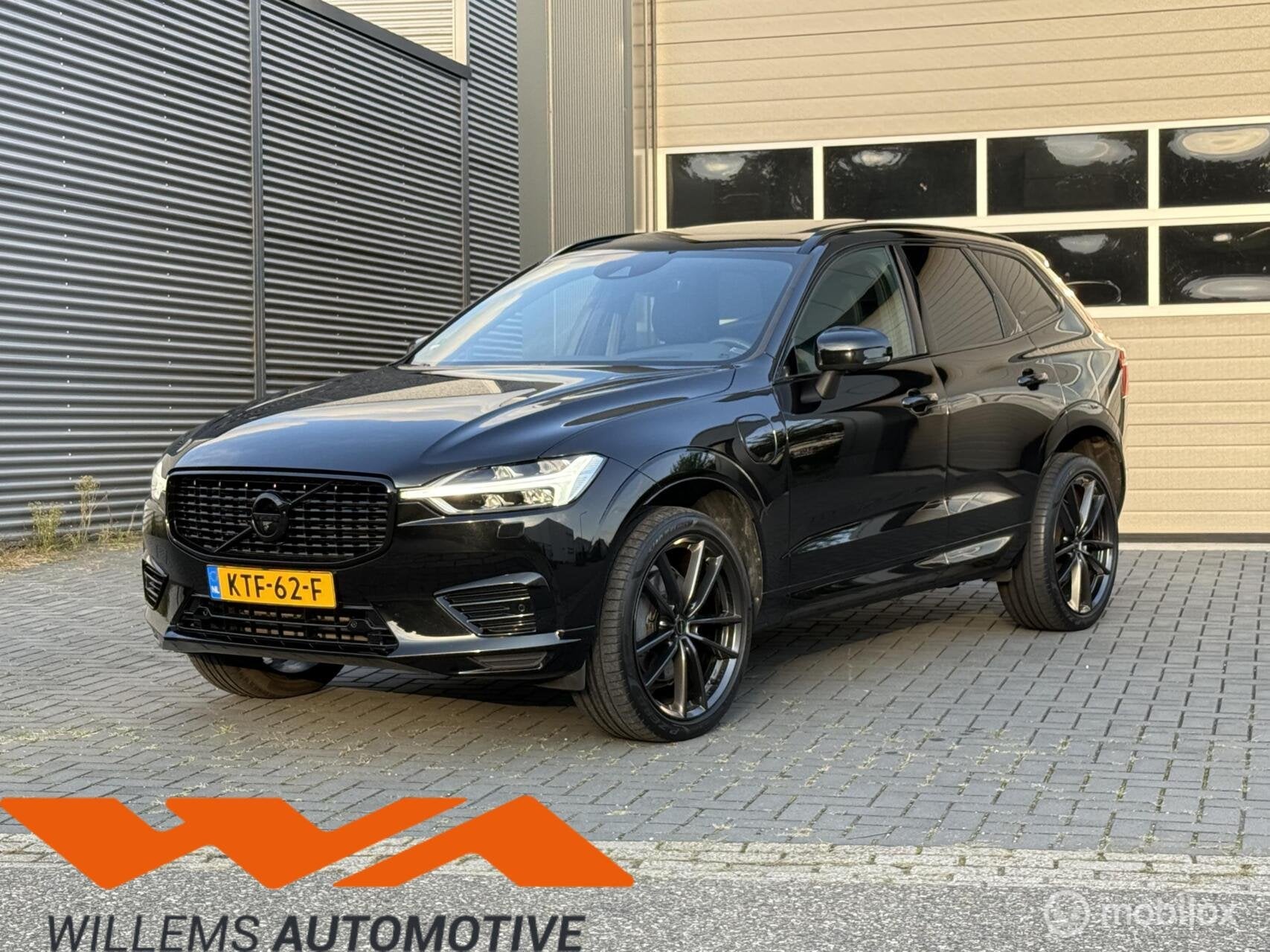 Volvo XC60 2.0 Recharge T8 AWD R-Design Pano|Luchtv|H&K|21', Auto's, Automaat, Adaptive Cruise Control, Zwart, Zwart