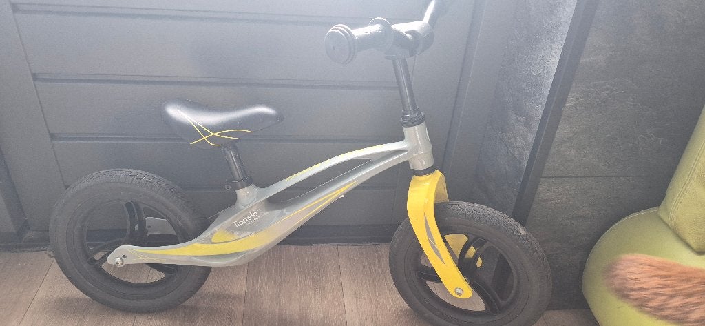 Lionelo Bart Tour Loopfiets - Grijs/Geel, Ophalen, Zo goed als nieuw, Loopfiets